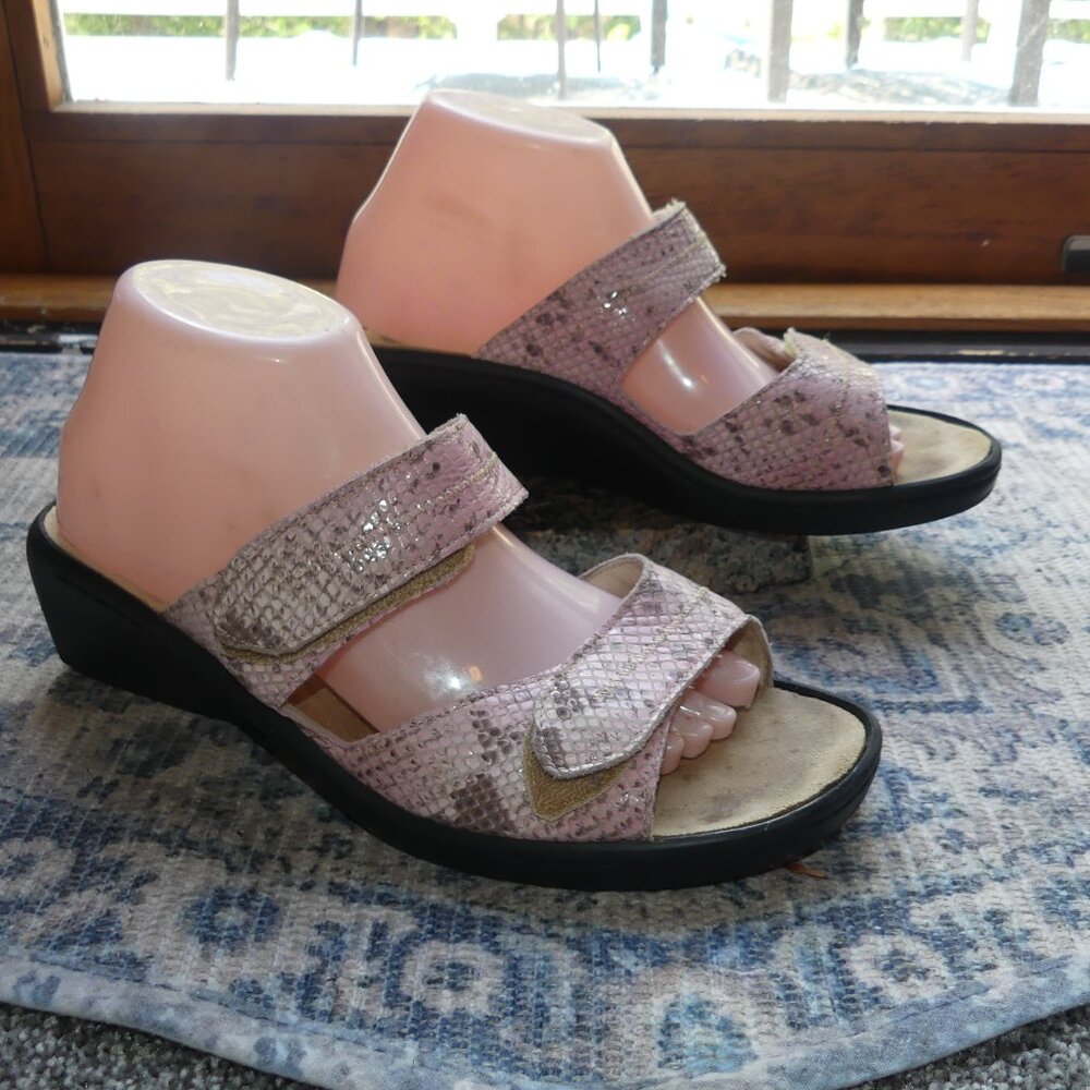 Women's Mephisto Ulda Light Sand Boa pink snake print wedge sandals EU 41 US 11